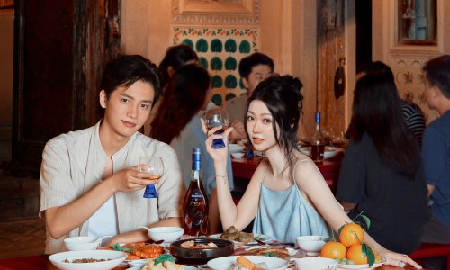 马爹利中秋短片《名士燕归来》正式上线  薛凯琪、王彦桐联袂演绎归乡故事